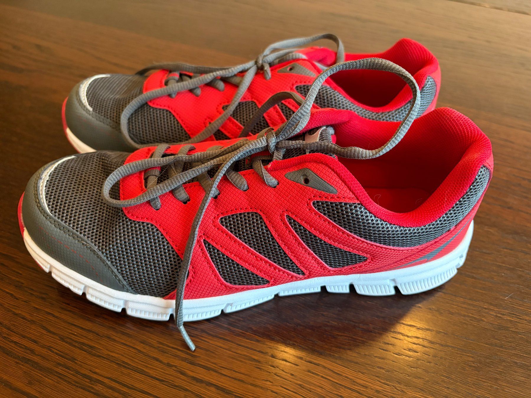 Scarpe da donna: Rote Damen-Sneaker von Crane, Grösse 39 – Usato da Rorschacherberg venduto da QuoAli 2