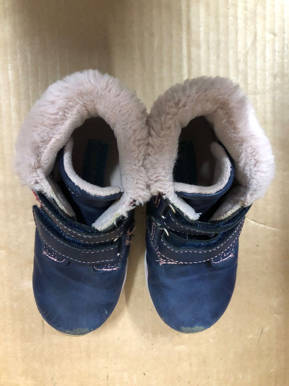 Schuhe für Mädchen: Süsse Mädchen Winterstiefel Gr. 25 – Gebraucht aus Eschlikon TG von RamonaSt 5