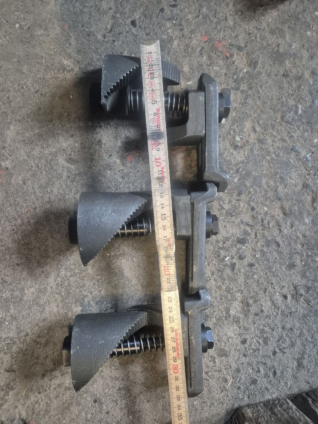 Tutti gli attrezzi: Spannvorrichtungen, Verriegelung - Set – Usato da Röthenbach i. E. venduto da 3538ScaniaR420 5