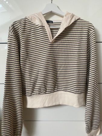 Gestreifter Kapuzenpullover, Gr. M, beige/schwarz gestreift