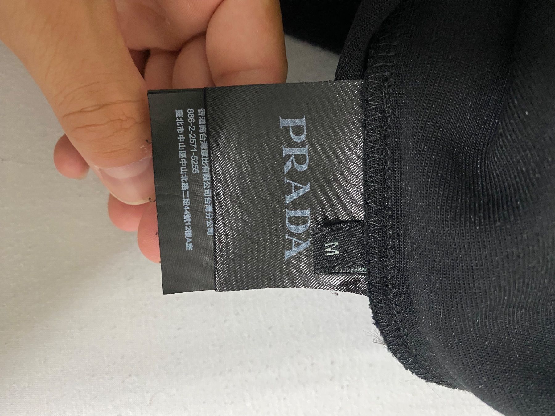 Pulls & Sweat-shirts: Prada Pullover – D'occasion à Pratteln par fra_rd8j 3