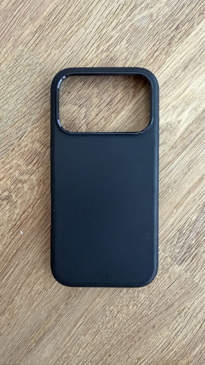 Coques & Protection écran: iPhone 17 pro Silikon Handyhülle – D'occasion à Zürich par zc_as