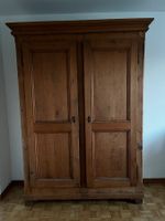Antiker Kleiderschrank, Weichholzschrank