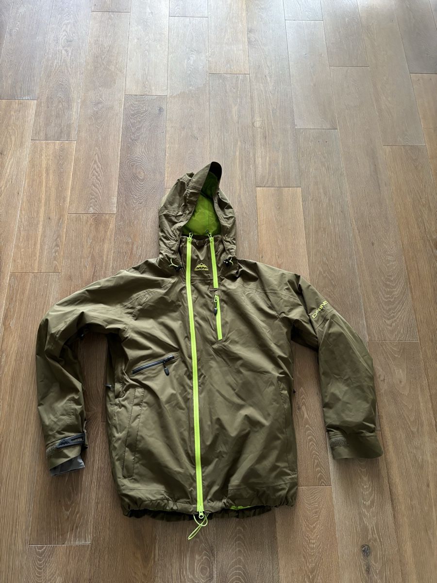 Dakine Skijacke (Gebraucht) in Bubendorf für CHF 10 – mit