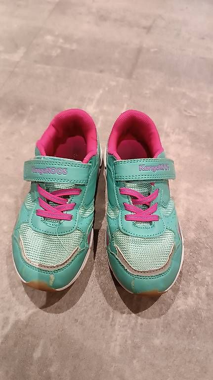 Scarpe per ragazze: Hallenturnschuhe 32  – Usato da Buttisholz venduto da Baendlifahrer