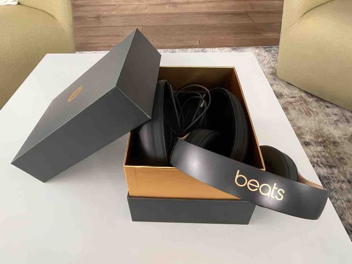 Beats Cuffie: Beats Studio Bluetooth-Kopfhörer in Schwarz Gold – Usato da Ettiswil venduto da sunnysimi 6