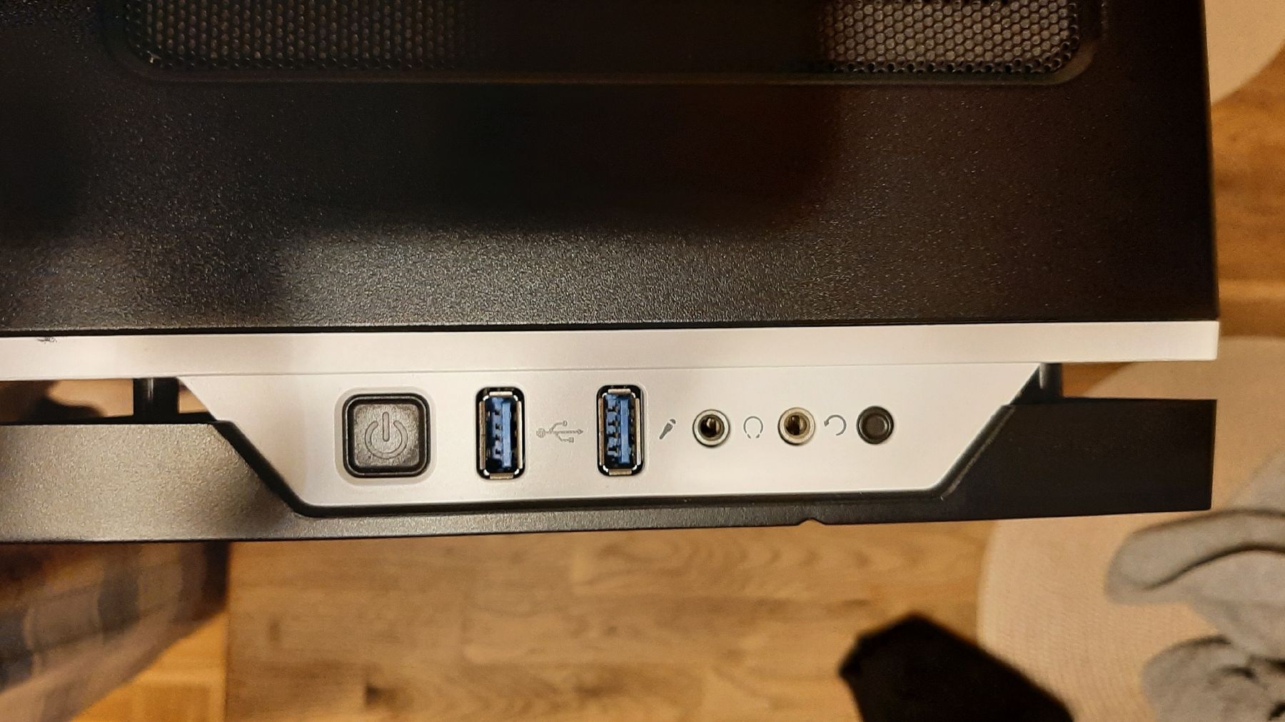 PC: tour d ordinateur Gaming – Usato da Fontenais venduto da Tartampin 2