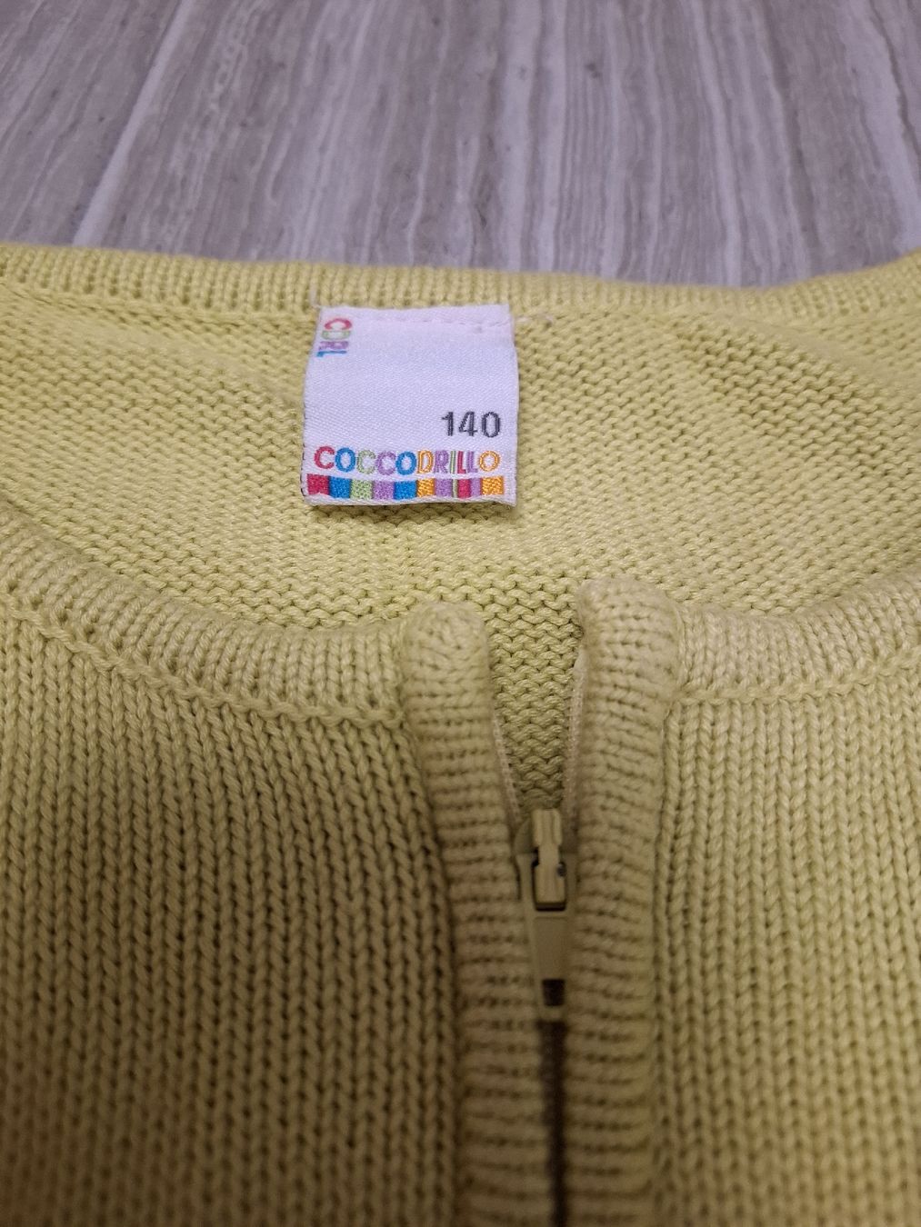 Maglioni & Felpe: jaquette citron vert taille 140 – Usato da Ecublens FR venduto da ame_y8tq 2