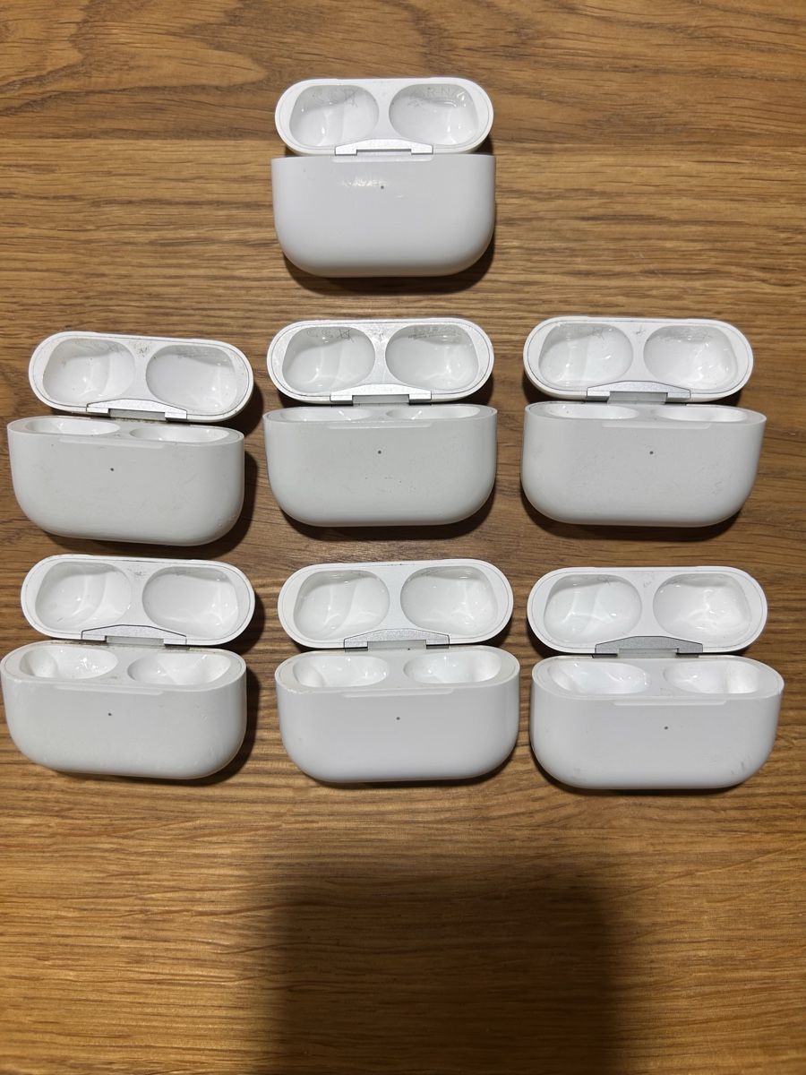 Apple Caricabatterie: 7x Apple AirPods Pro 2 , Ladecase Ladehülle Case  – Usato da Zürich venduto da jasmin011 1