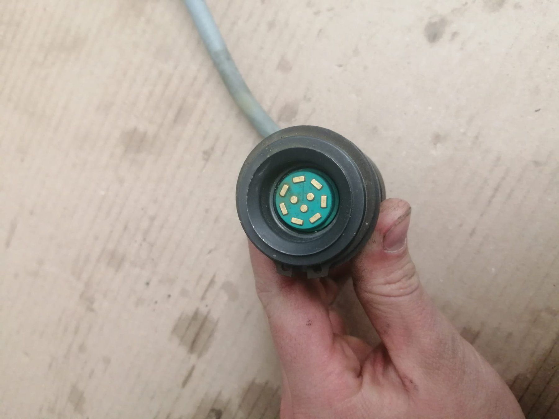 Spine: Elektro Stecker V90 OilQuick 4115145 – Usato da Tägerschen venduto da barossa13 2