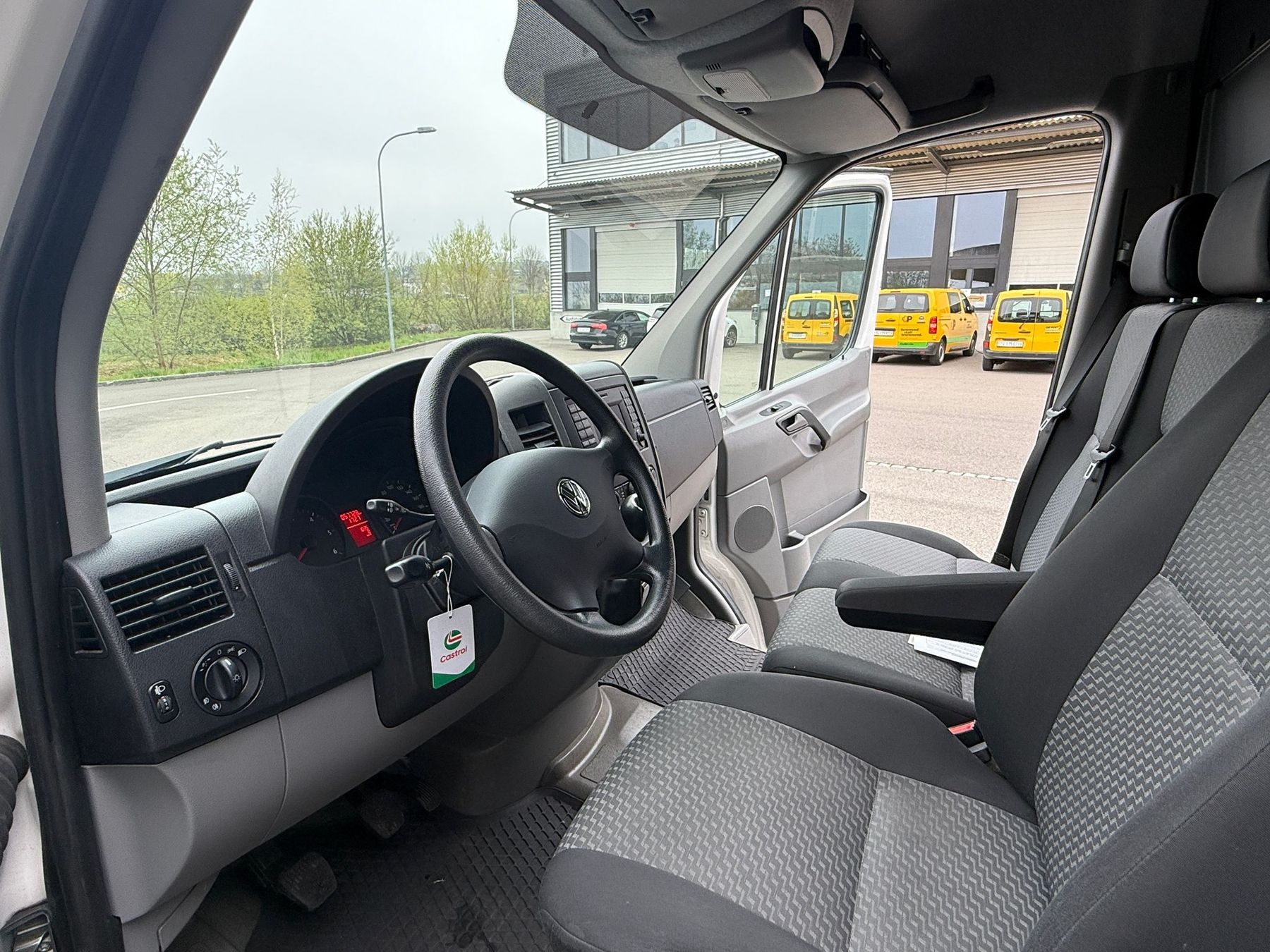 VW Nutzfahrzeuge: Volkswagen Crafter 2.0 TDI – Gebraucht aus Tägerwilen von flami91 5