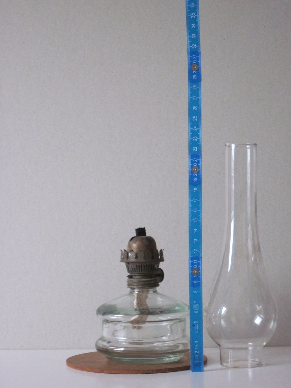 Lampade: Öl Lampe Petrol Lampe mit Glaskolben – Usato da Feuerthalen venduto da mam_5l7b 1