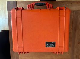 Peli Case 1550 in Orange (für Werkzeug / Kameraequipment)