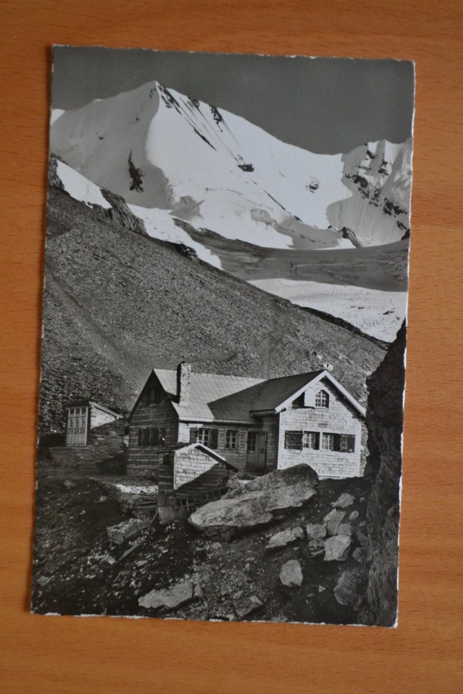 Cartoline postali: AK Blümlisalphütte mit Weisse Frau – Usato da Beinwil am See venduto da kajak55