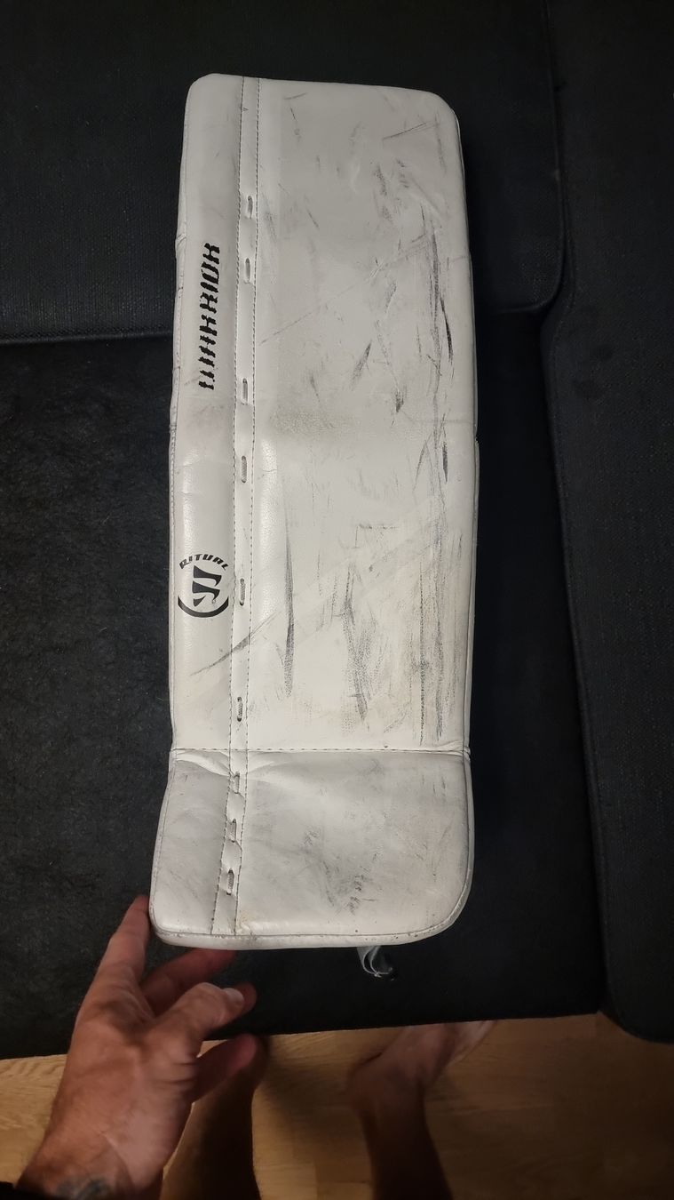 Bauer Schutz & Schoner: Goalieschienen Warrior 24+0.5" YTH – Gebraucht aus Visp von gstuder3 1