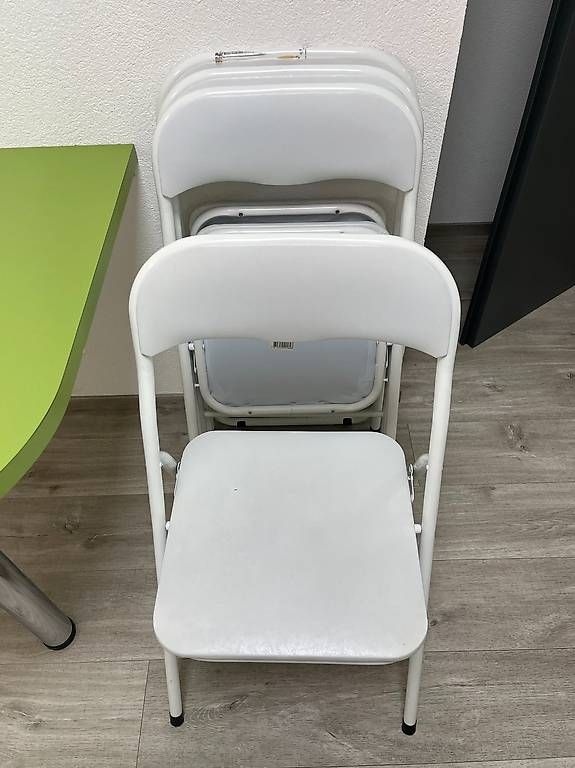 Stühle: Chaises pliables (4 pièces) – Gebraucht aus Chézard-St-Martin von mar_mv7g