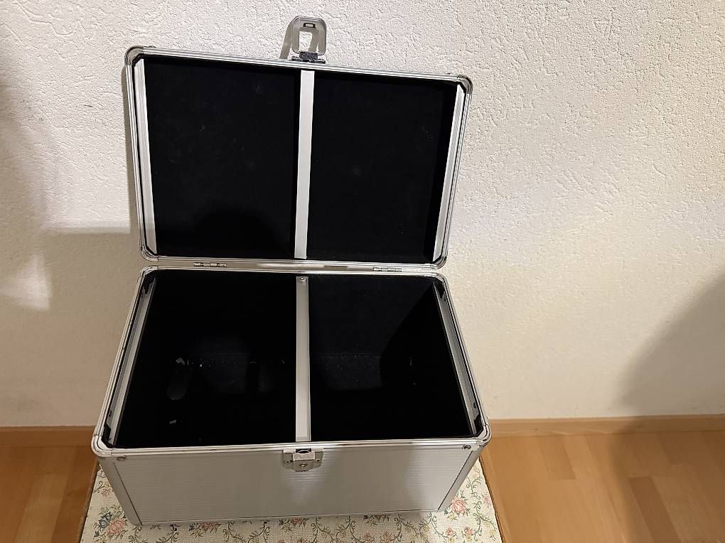 Reisekoffer: Alu Koffer – Gebraucht aus Brüttisellen von action27