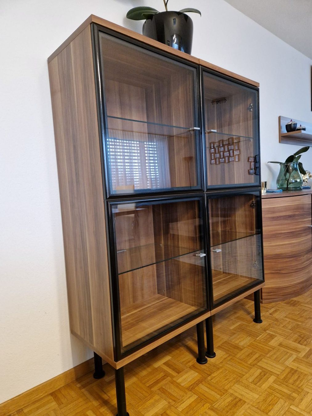 Vetrine: Vitrine in Nussbaum Optik – Usato da St. Gallen venduto da confusion01 1