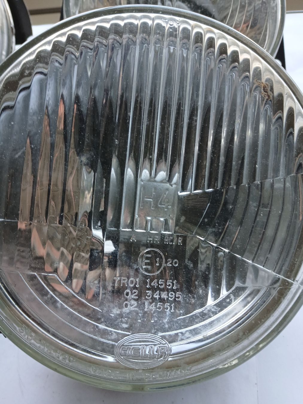 VW Fari: 4x H4 Scheinwerfer Bosch Hella Saturnus gebraucht – Usato da Langenthal venduto da Egro50 3