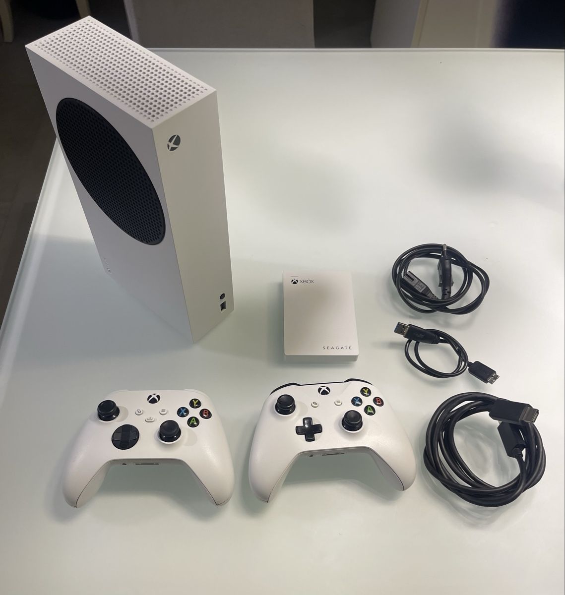 Microsoft Konsolen: Xbox Series S mit Seagate Drive und 2 Kontrollers – Gebraucht aus Igis von nst_7jh5