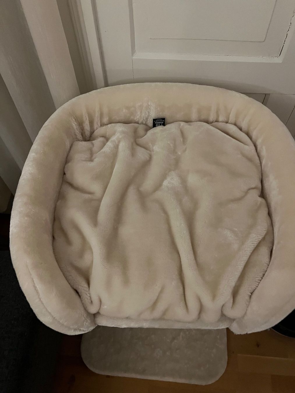 Katzenbaum - Kratzbaum: Kratzbaum mit Kuschelbett, neuwertig – Neu (gemäss Beschreibung) aus Stäfa von PatrickOO7 1