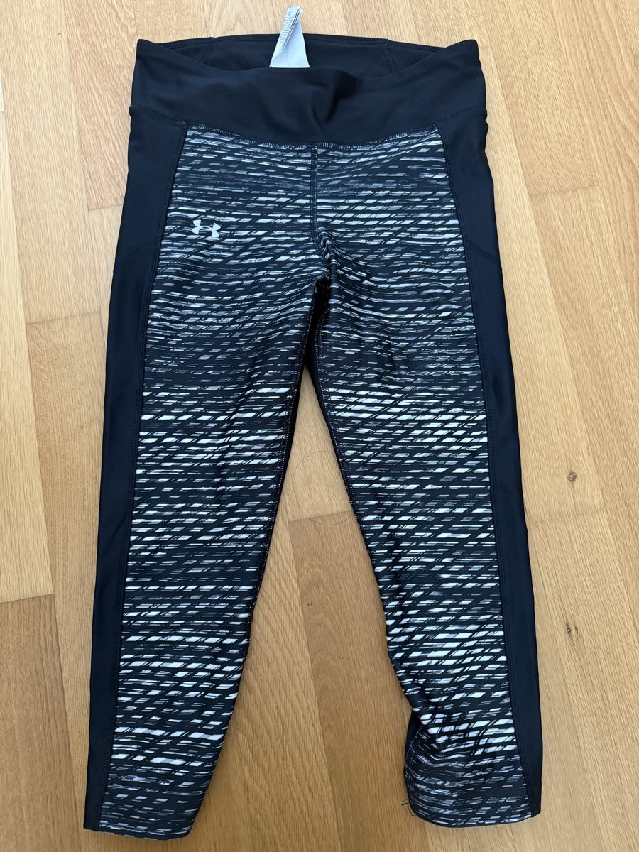 Under Armour Hosen: Under Armour 3/4 Sporthose, Gr. S – Neu (gemäss Beschreibung) aus Lenzburg von car_pzg8