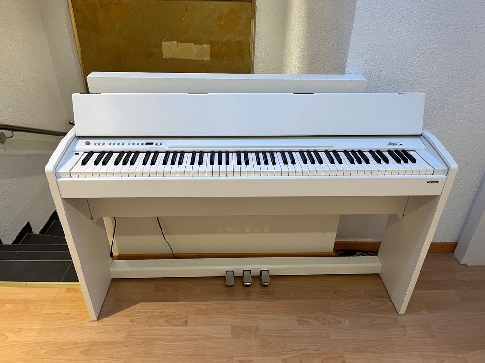 Roland Digital Piano F110 weiss Kaufen auf Ricardo