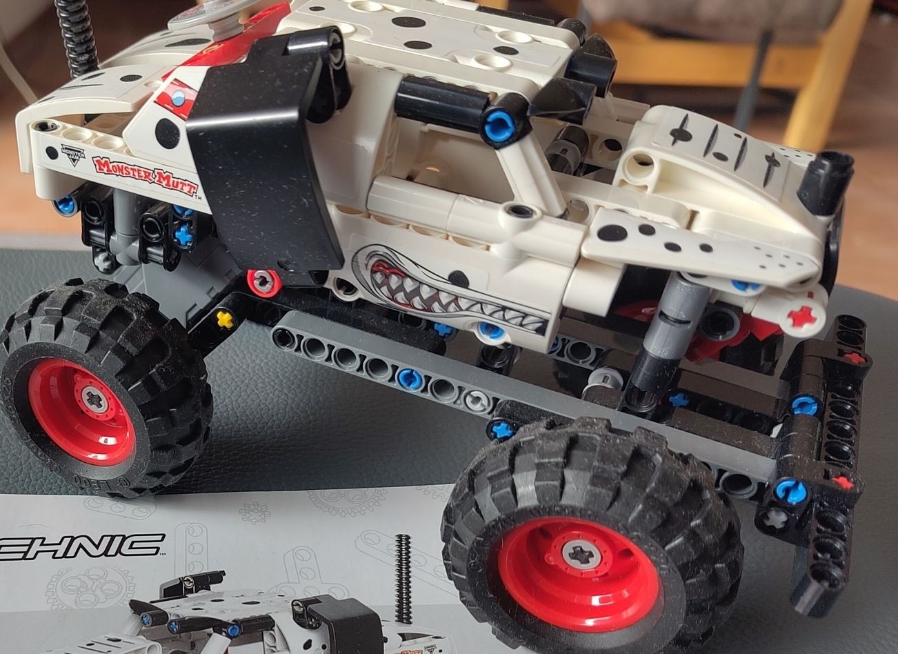 Lego Giocattoli: LEGO Technic Monster Mutt Dalmatiner Truck 42150 – Usato da Leuggern venduto da Pummi19
