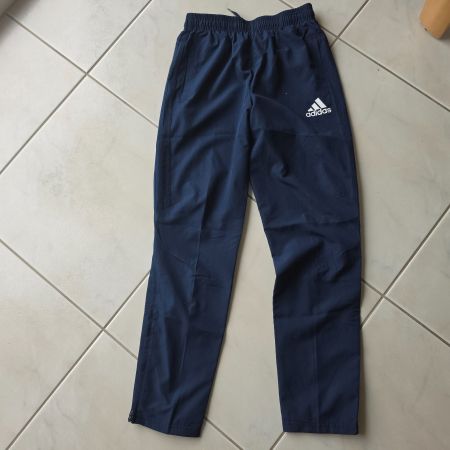 NEUWERTIGE tolle dunkelblaue Adidas Trainerhosen Gr. 164