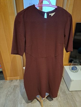 H&M Damen Kleid dunkelrot Grösse 42, Rückenausschnitt