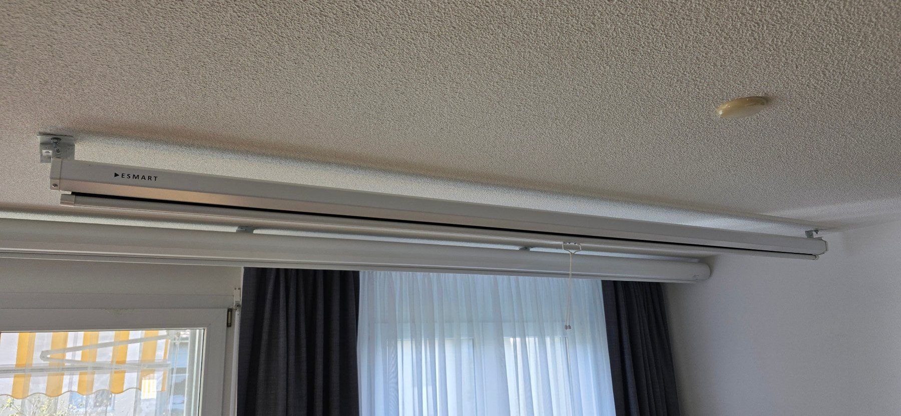 Home Cinema: Leinwand Esmart 16:9 120" – Usato da Stein AG venduto da eMODy 1