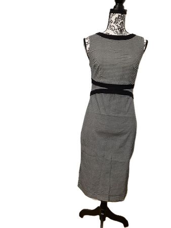 Elegantes schwarz-weisses Sommerkleid Gr. 40