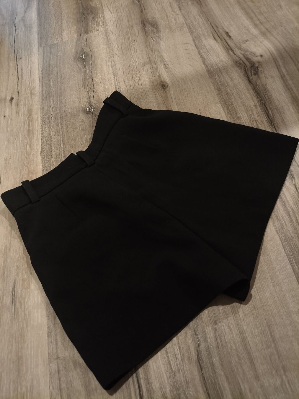 Zara Pantalons: Shorts Zara – D'occasion à Bioggio par OresteIronix
