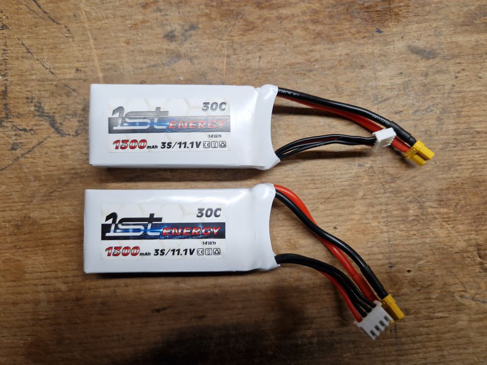 2 accus lipo 3s/11.1V 1300mah | Kaufen auf Ricardo
