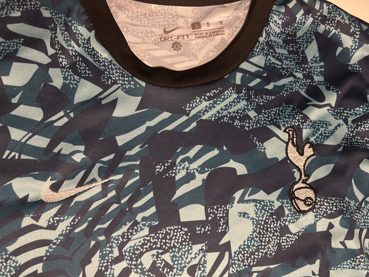 Tottenham Canottiere & Pantaloni: Tottenham Trikot Special Edition. – Usato da Kirchberg BE venduto da inmediasres 2