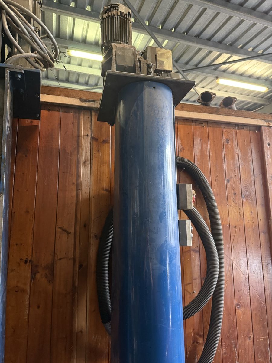 Piattaforme elevatrici & Crick:  Autolift Vilver Typ 2C 2 Tonnen gebraucht – Usato da Seon venduto da Calsonic78 2