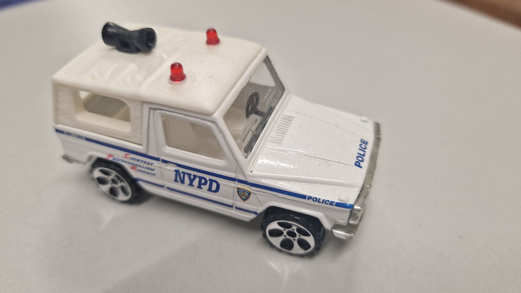 Voitures modèles: Modellbau,  Polizeiauto NYPD, 4 Stück – D'occasion à Weisslingen par and-lo73 2