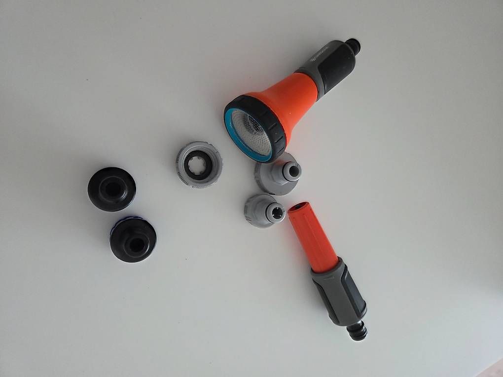 Gardena Laufwerke & Adapter: Gardena Brausen- und Adapter-Set – Gebraucht aus Ennetbürgen von Riwemogmbh 1