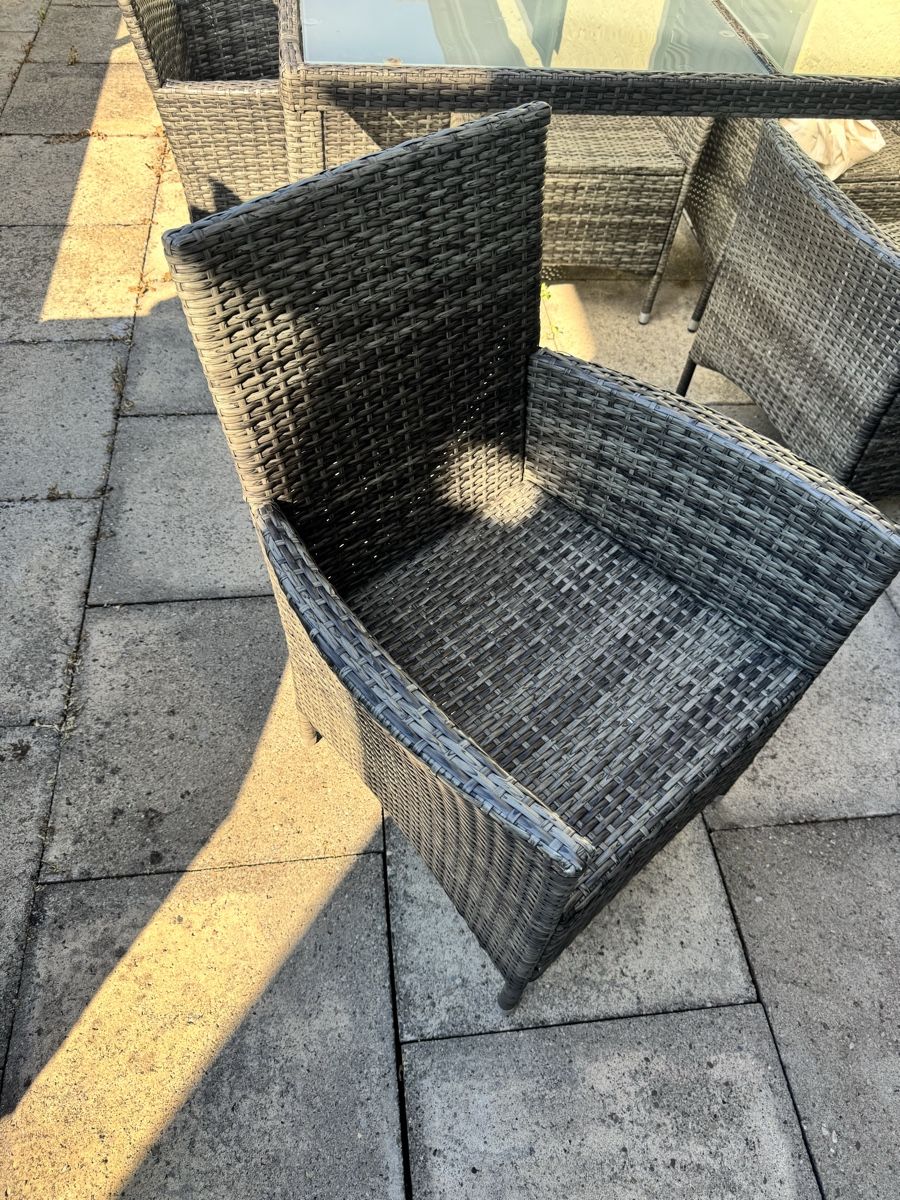 Set di tavolo e panche: Gartentisch mit 6 Stühlen – Usato da Heerbrugg venduto da verkaufat 4