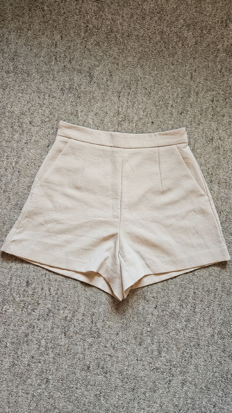 Kookai Pantaloni: Kookai Shorts in creme, Grösse 38 – Nuovo (secondo la descrizione) da Lippoldswilen venduto da topmodel62