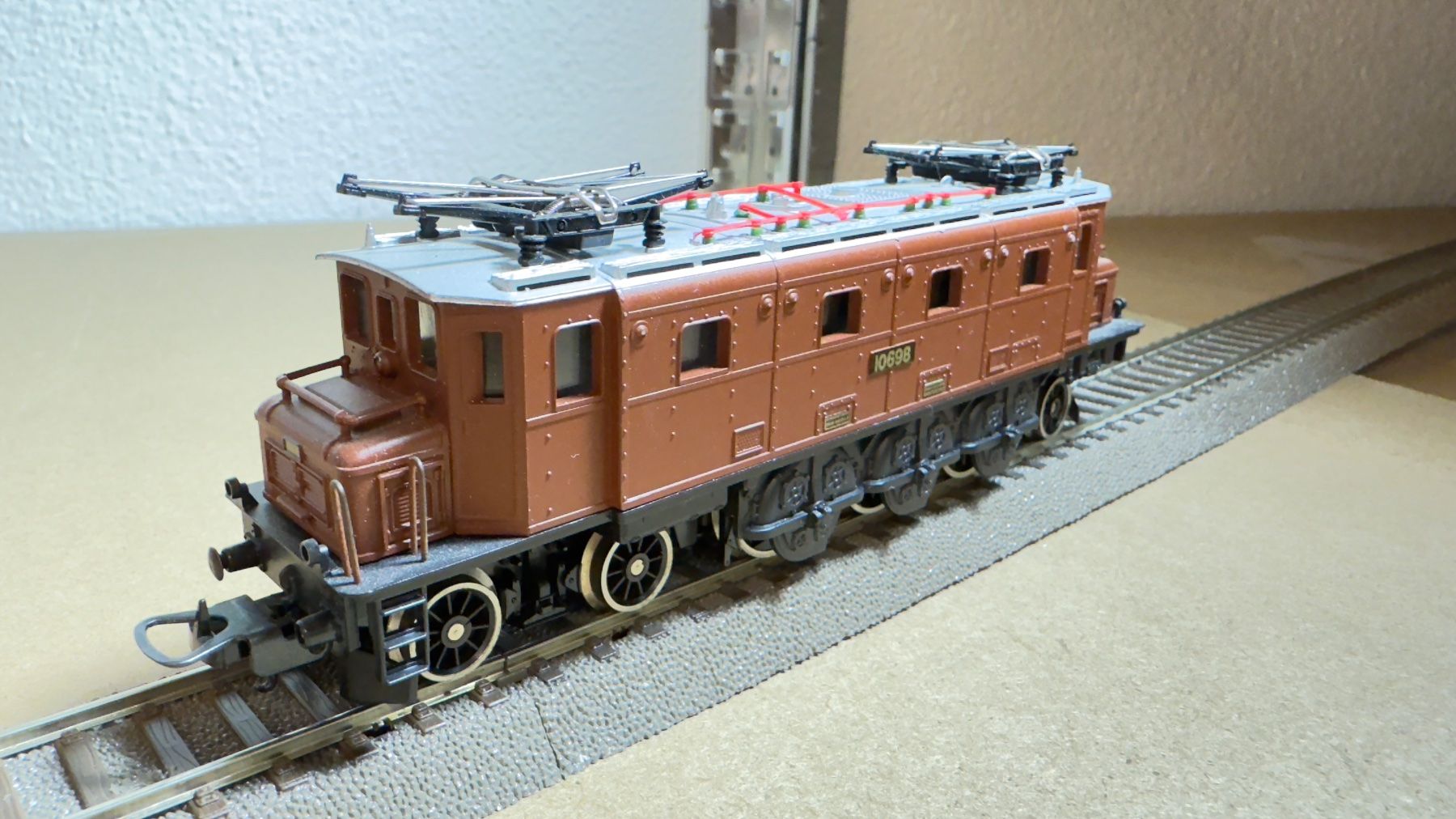 Lima Modellini di ferrovie: Lima E-Lok Ae 3/6 10698 H0 / DC – Usato da Windlach venduto da Kelebra 2