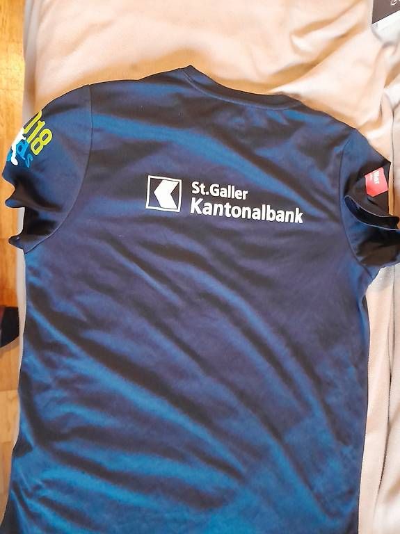 Canottiere & Pantaloni: 3 Trikot gr. s – Usato da Ostermundigen venduto da deb1deb1 1