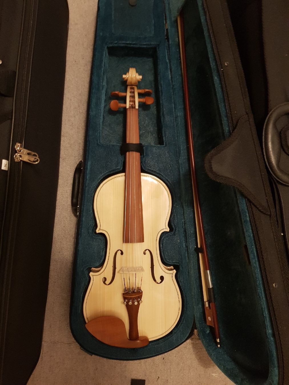 Strumenti musicali: HAUSRÄUMUNG - Geige Nr 2., 4/4 Violine – Nuovo (secondo la descrizione) da Brunnadern venduto da raf_ztp7