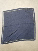 Foulard bleu à pois blancs, bordure