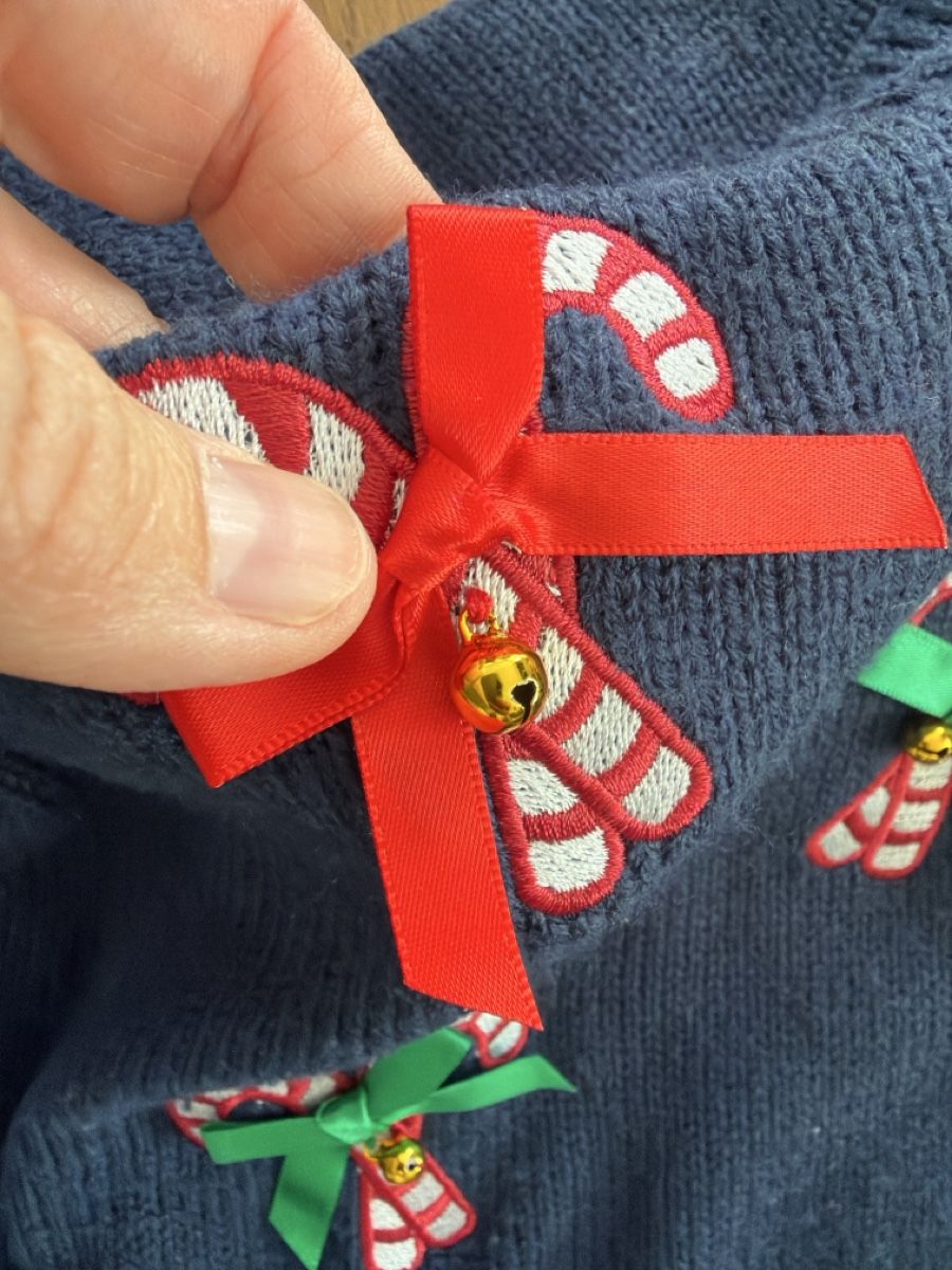 Pullover & Sweatshirts: Weihnachtspullover Here There blau Grösse 134/140 – Gebraucht aus Unterengstringen von zha_8n7q 1