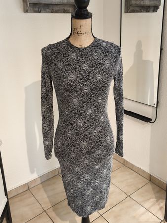 H&M Divided Kleid, Grösse 36, Figurbetont, Party, Neu!