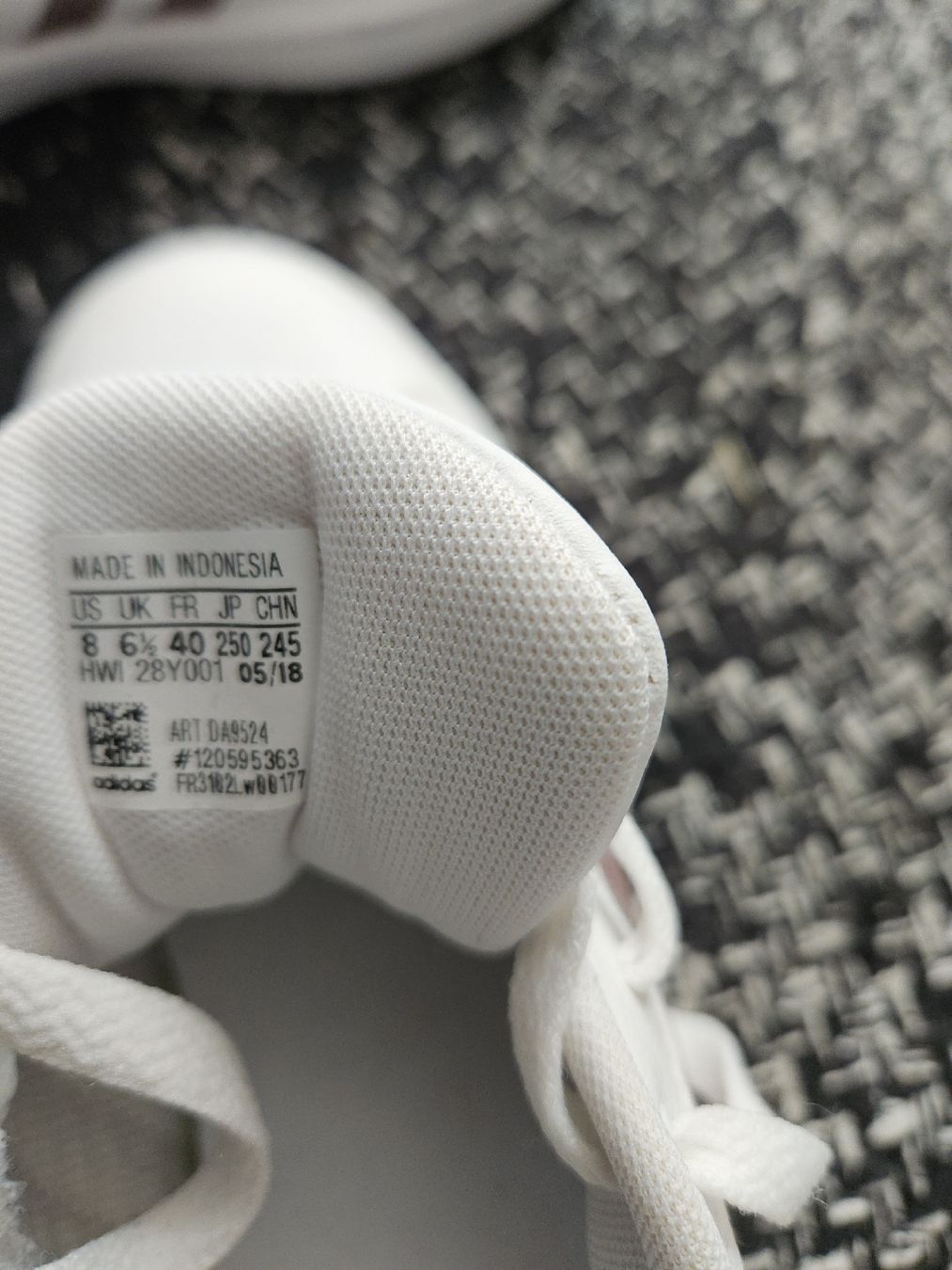 Adidas Scarpe da donna: adidas sneaker damen grösse 40 – Usato da Wilen b. Wil venduto da RamonaL 2