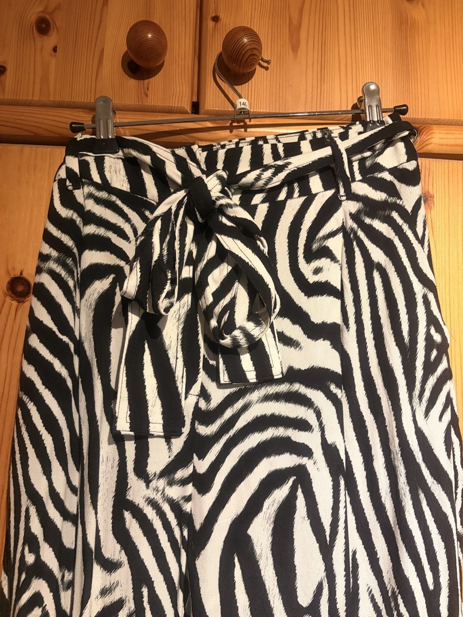 Mango Pantaloni: Wide Leg Hose Damen Zebra-Muster – Nuovo (secondo la descrizione) da Zürich venduto da len_t5ch 2