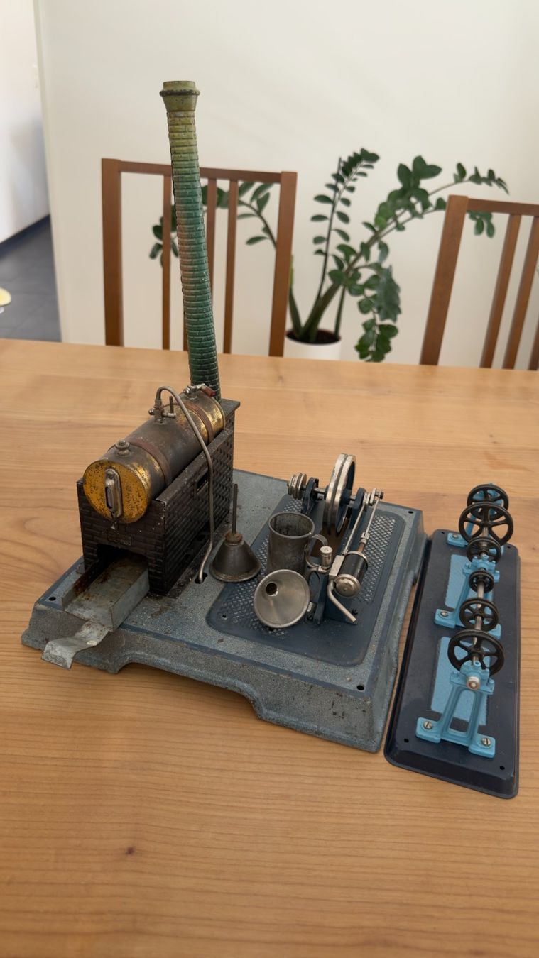 Märklin Kit di modellismo & Modellini statici: Märklin Dampfmaschine Typ 5 – Usato da Münchenstein venduto da Prisma67
