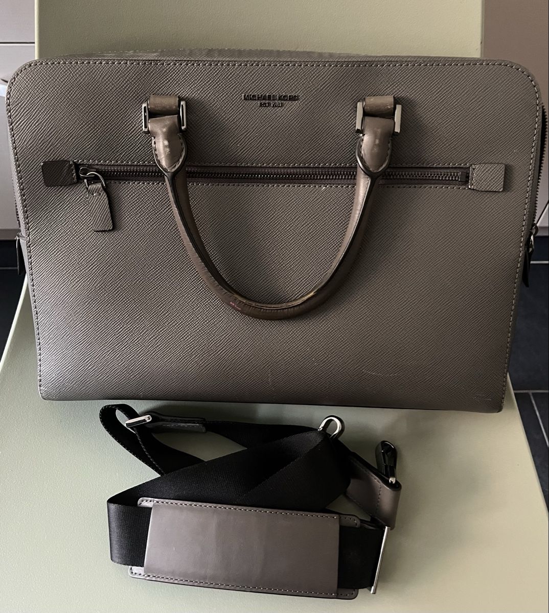 Michael Kors Valises & Sacs: Porte documents Michael Kors Harrison Médium Gris – D'occasion à Geneve par FlyingRob